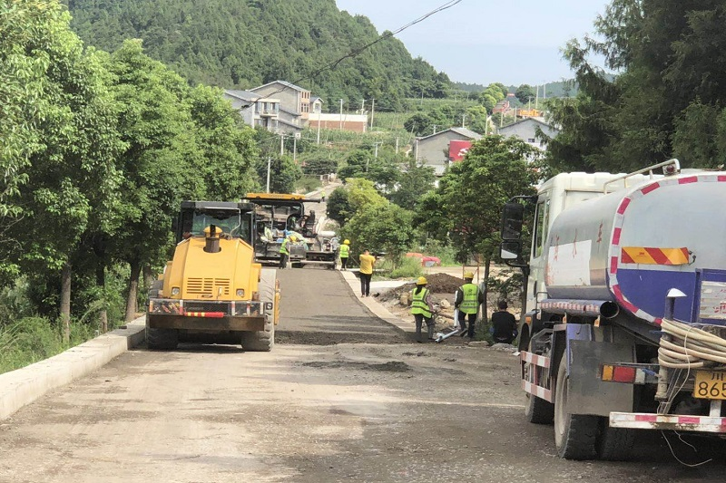 路橋集團搶晴天、戰(zhàn)雨天、斗夜間  全力以赴推進國道347項目建設(shè)